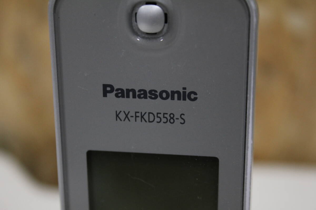 TH04236　Panasonic　VE-GZ32-S　KX-FKD558-S　コードレス電話機　ナンバーディスプレイ対応　通電確認済　動作未確認　現状品_画像3
