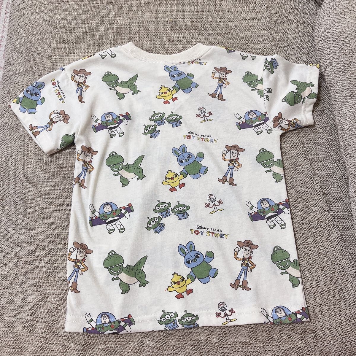 トイストーリー Tシャツ　半袖　toystory ディズニー　ウッディ　バズ　西松屋　しまむら　バースデイ