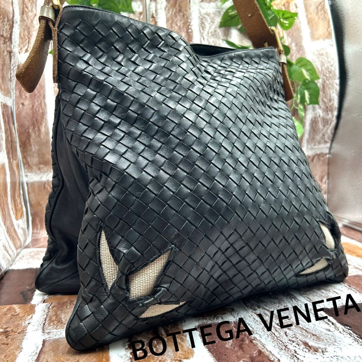『極美品 希少デザイン』BOTTEGA VENETA ボッテガヴェネタ ショルダーバッグ ビジネス 斜め掛け 肩 イントレチャート ブラック 黒 メンズの画像1