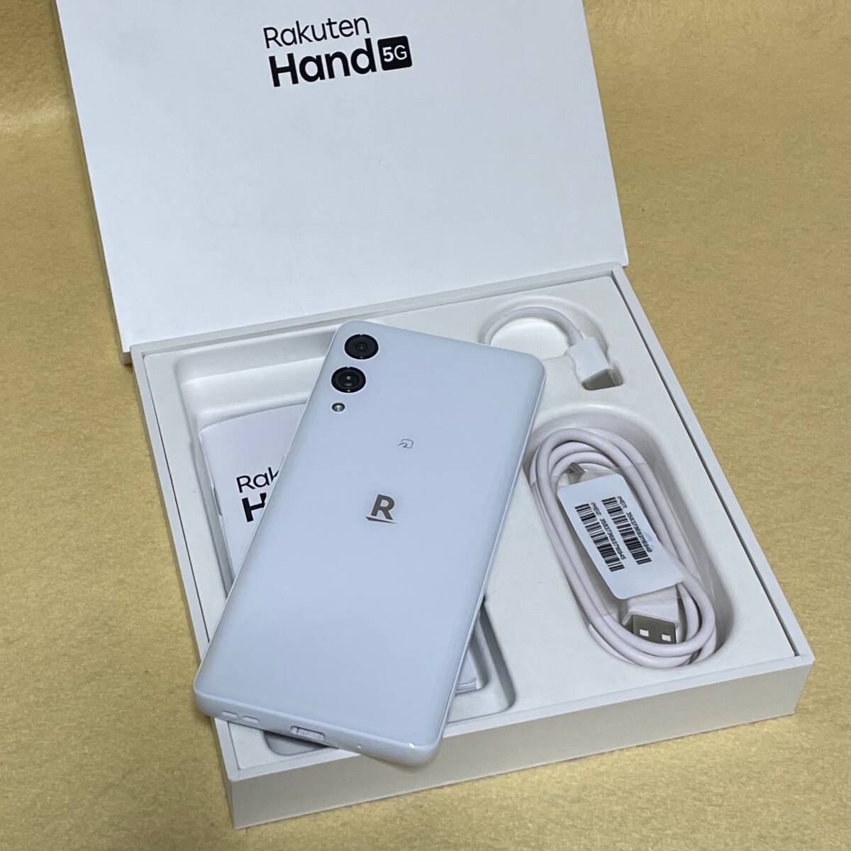 【超美品/SIMフリー】Rakuten Hand 5G［P780］ホワイト★判定〇/残債なし★　04075