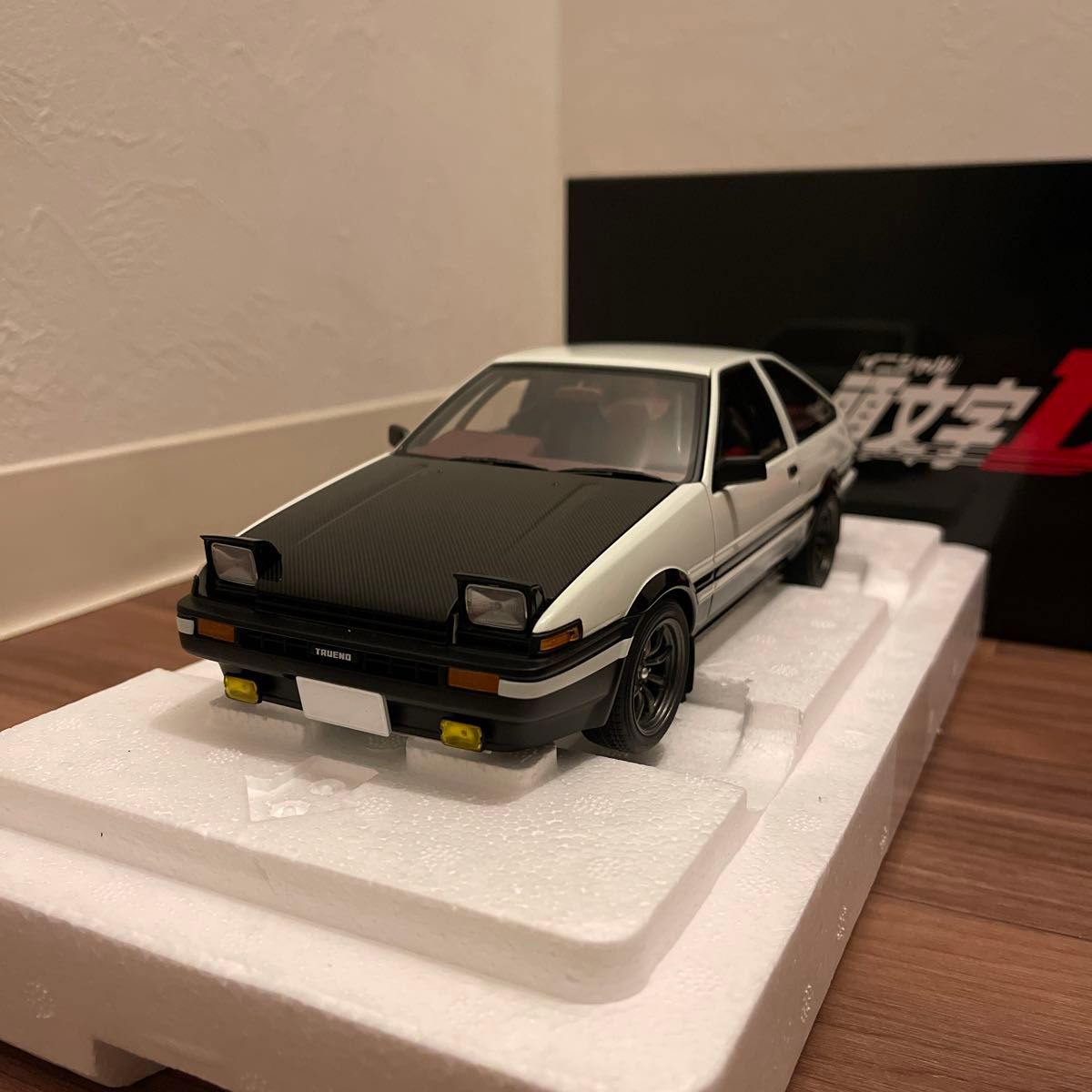 AUTOart 1/18　トヨタ スプリンター トレノ (AE86) 頭文字 D プロジェクトD ファイナルバージョン