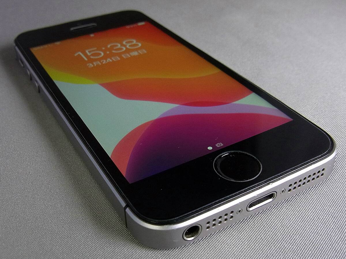 アップル Apple iPhone SE 第1世代 SIMフリー Space Gray 64GB 送料無料 (USED）の画像3