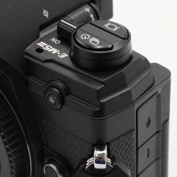 【新品級】 オリンパス OM-D E-M5 MarkIII ボディ ブラック #3130_画像10