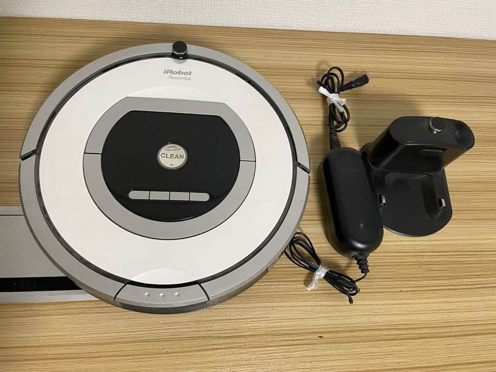 iRobot アイロボット Roomba ルンバ 760 ロボット掃除機 バーチャルウォール 2013年製 充電器 通電確認済み_画像1
