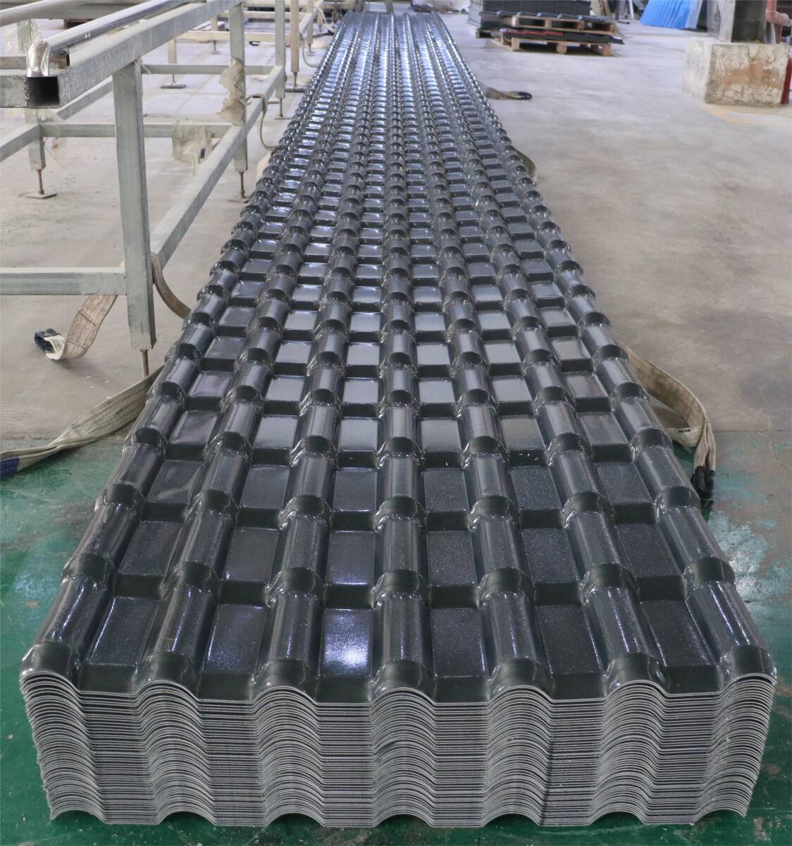 建築資材 新型屋根材 樹脂タイル 幅1050mm 長さ2800mm 厚さ2.5 建築資材 新型屋根材 樹脂タイル 幅1050mm 長さ2800mm 厚さ2.5