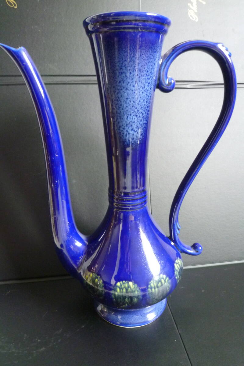 美品 陶器製 西洋卓上水差し 花瓶 アンティーク品 深みある美しいブルーの画像1