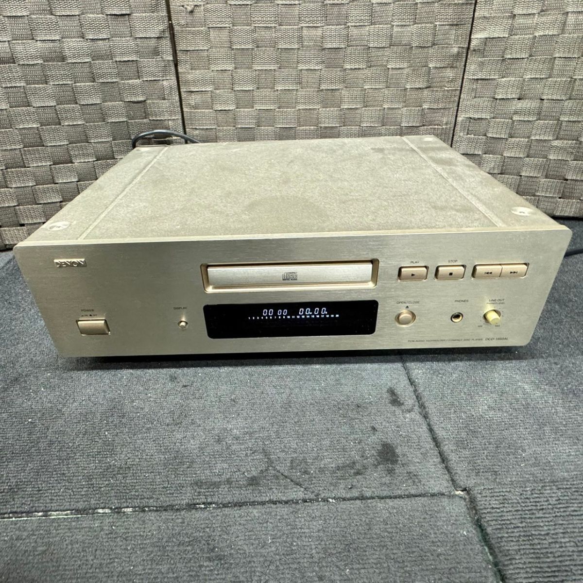 Z840-K44-4281 DENON デノン CDプレーヤー DCD-1650AL オーディオ機器 通電OK ③の画像1