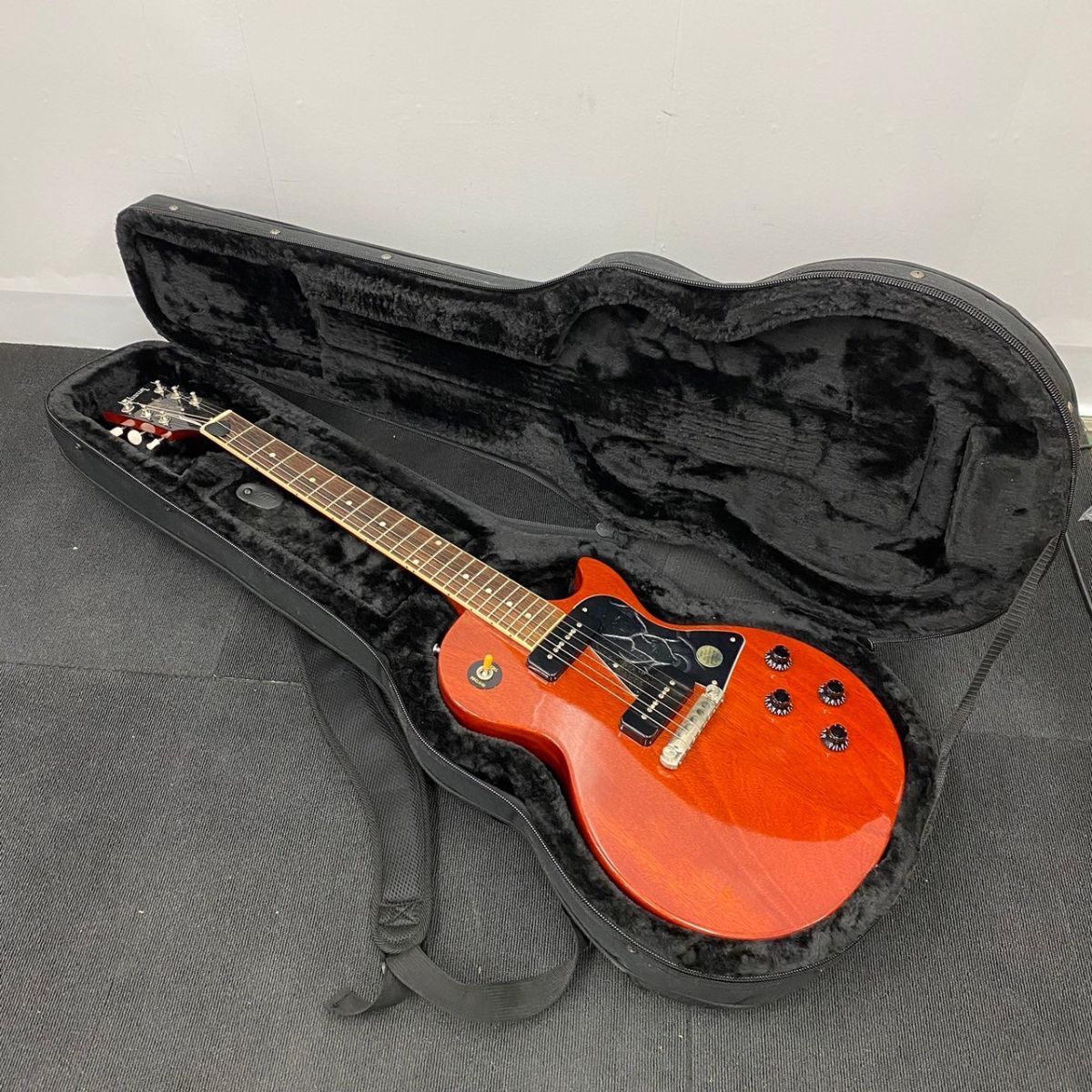 W303-000 ◆ Gibson ギブソン Les Paul SPECIAL レスポール スペシャル エレキギター 203000255 6弦 セミハードケース付き 通電/音出OK ④の画像1