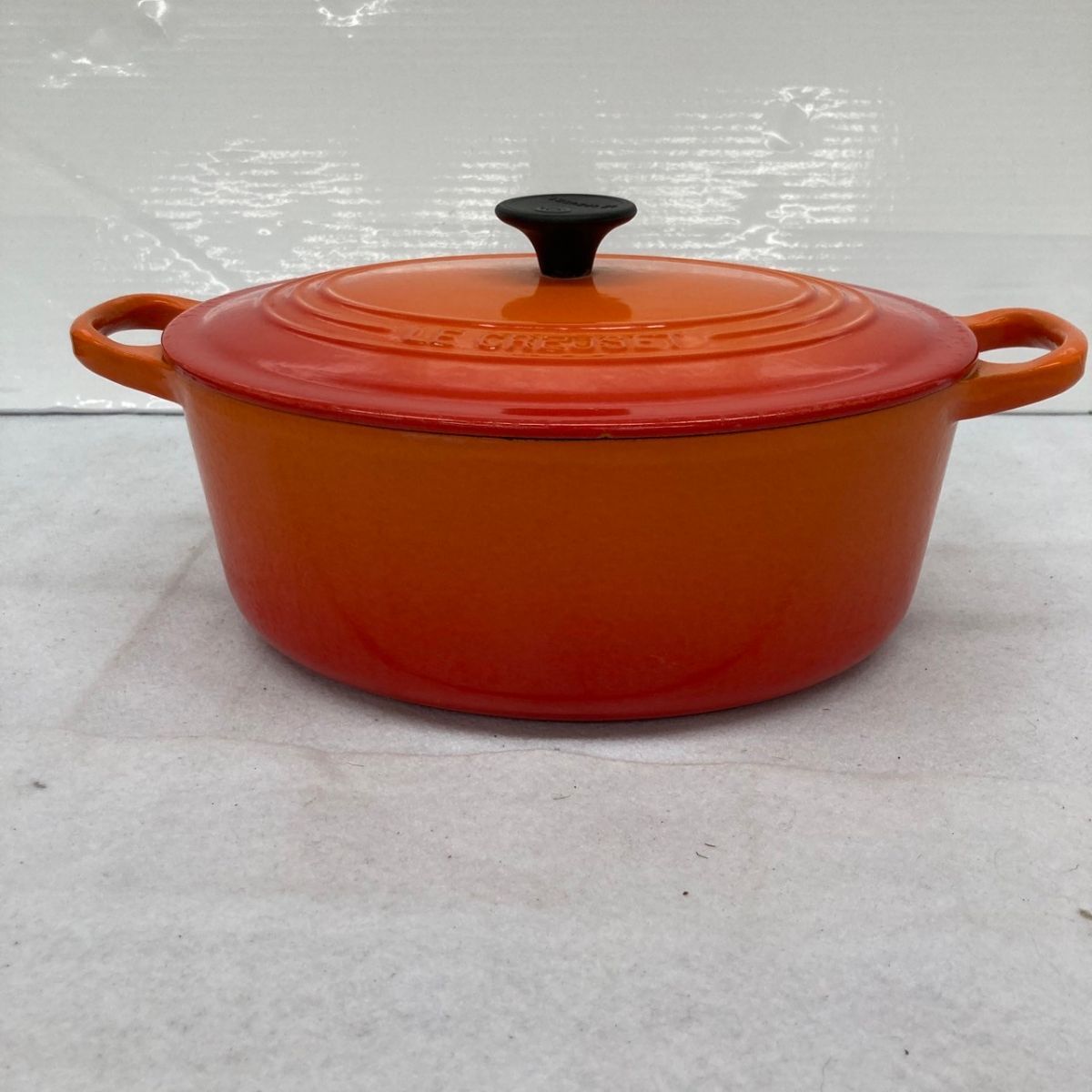 D158-O18-3267 LE CREUSET ル・クルーゼ ホーロー鍋 シグニチャー ココット・オーバル 25cm オレンジ系 約長径26×短径21×高さ10cm ②_画像2