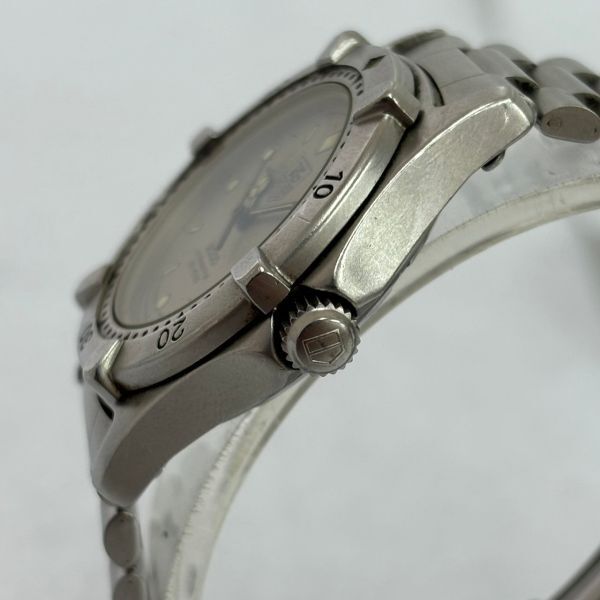 F607-K51-539◎TAG HEUER タグホイヤー 2000シリーズ 962.213 プロフェッショナル 200M クォーツ デイト シルバー文字盤 メンズ 腕時計 ④の画像3