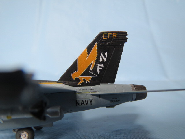 【リペイント完成品】1/144 『 F/A-18E SUPER HORNET 』第115戦闘攻撃飛行隊 イーグルス CAG機 (300)の画像8