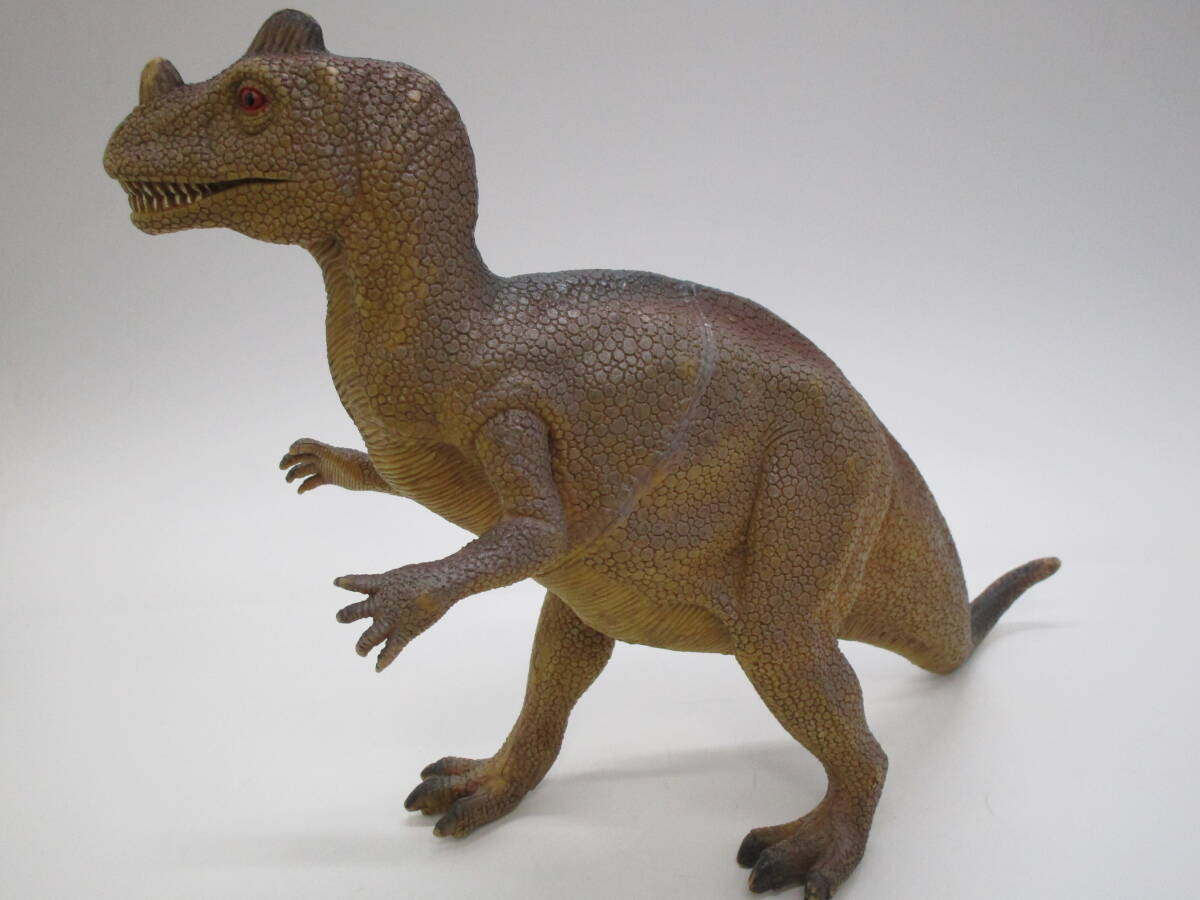 特大　ケラトサウルス　恐竜　フィギュア　ソフビ　最大全長33㎝　現状品　送料710円　クラフトシート梱包（22ZCV_画像3