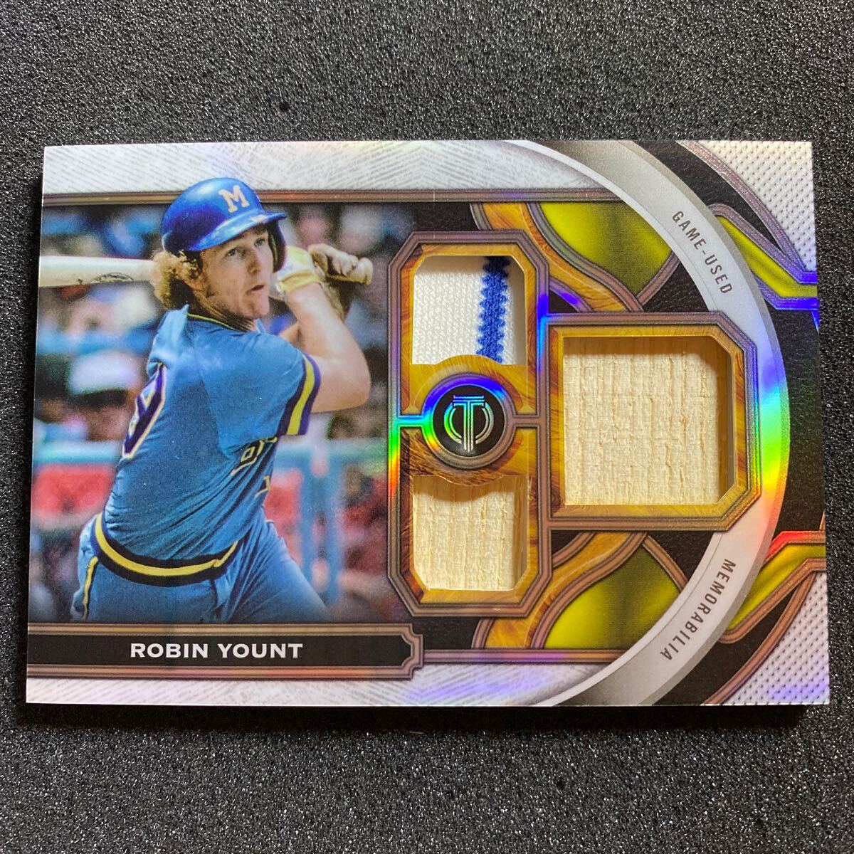 2023 Topps Tribute Robin Yount Triple Relic トリプルレリック 199枚限定の画像1