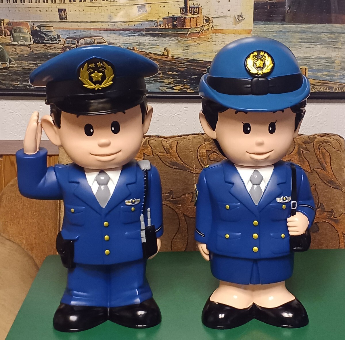 Yahoo!オークション - 警察官 婦人警官 2体 高さ37cm位 ソフビ Yahoo!オークション - 警察官 婦人警官 2体 高さ37cm位 ソフビ
