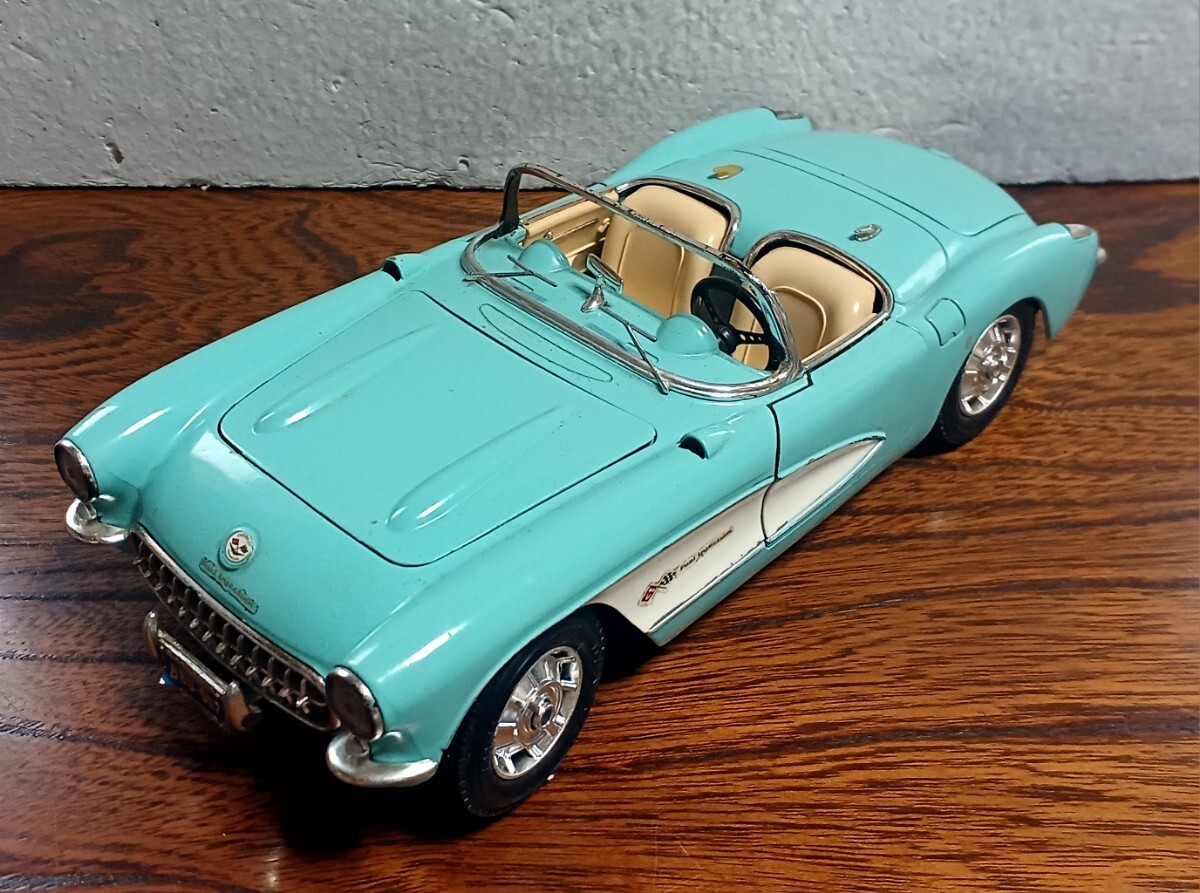 1/18 シボレー コルベット 1957 burago made in Italy _画像1