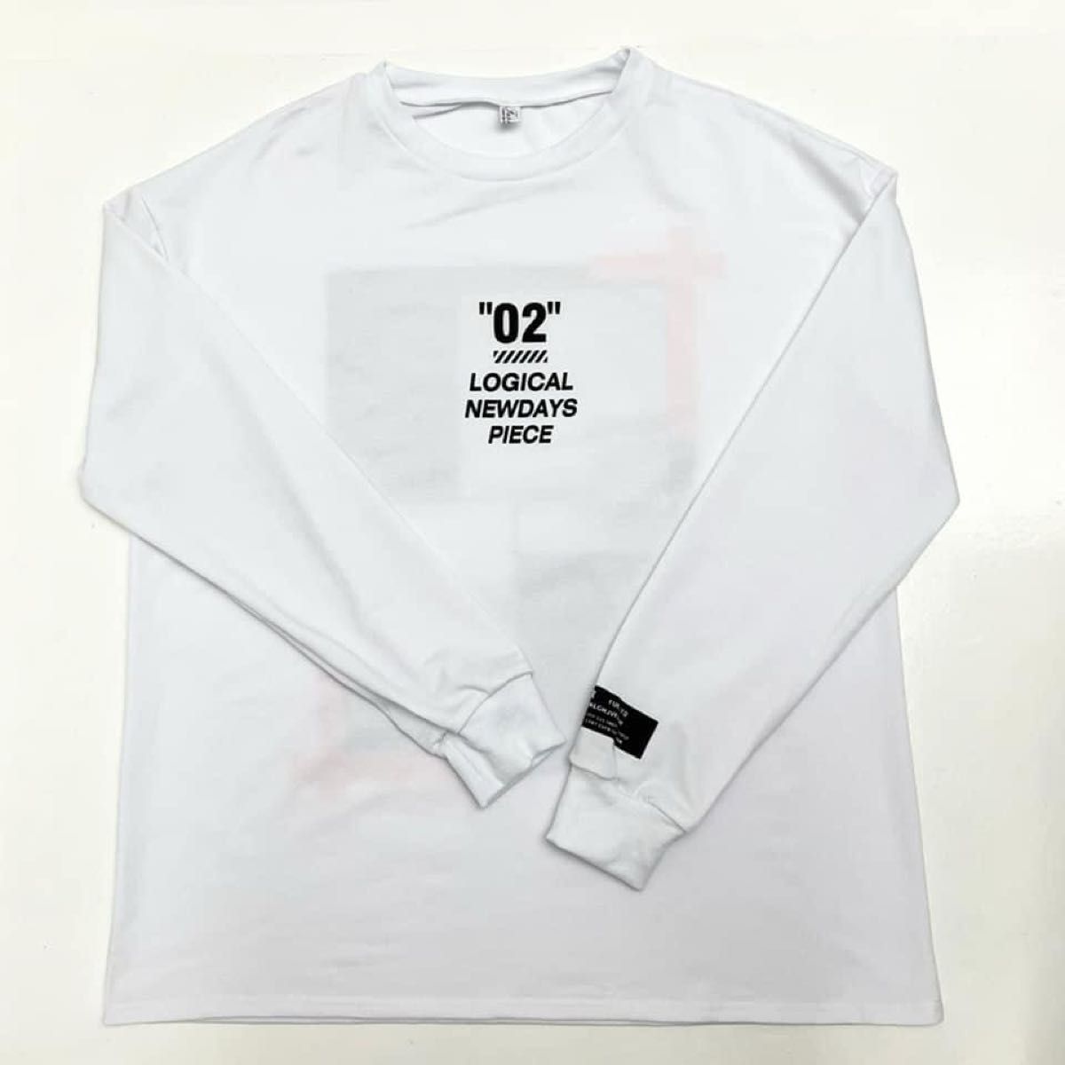 個性的 バックプリント 長袖 やや厚め ロングTシャツ ホワイト