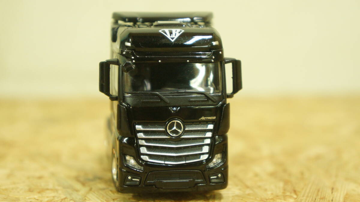 MINIGT Mercedes Benz Actros ベンツ ブラック LBWK コンテナ 1/64スケール 中古品 目立った傷、汚れ無しの画像6