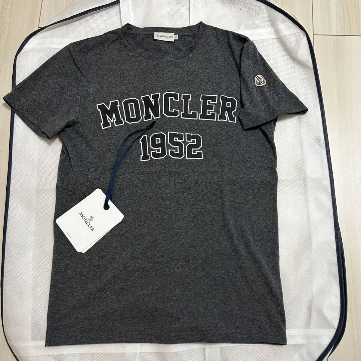 【破格最安値】MONCLER モンクレール 半袖Tシャツ グレーSの画像1