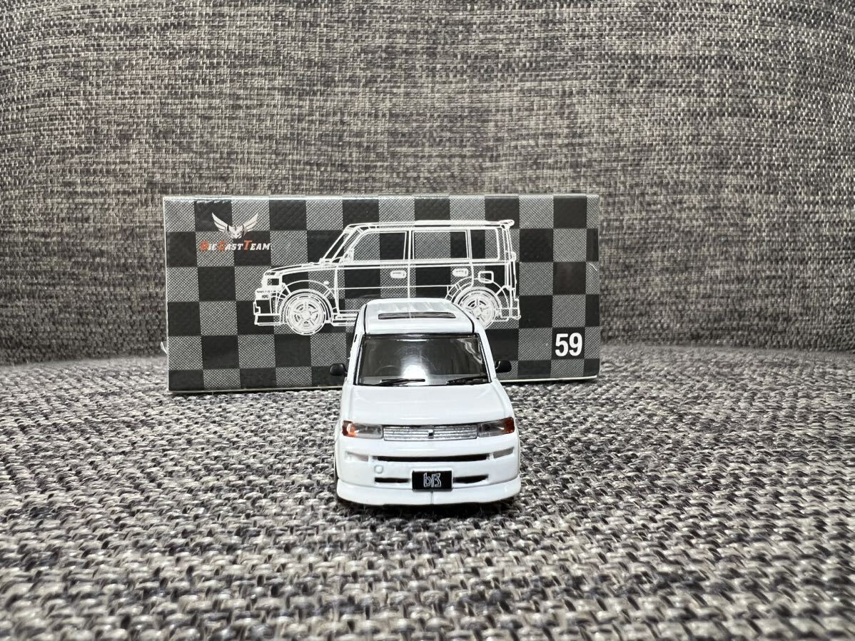 Die Cast Team 1/64 トヨタ bB 2000 P30 ホワイト 右ハンドル　 (LL-015-59)_画像3