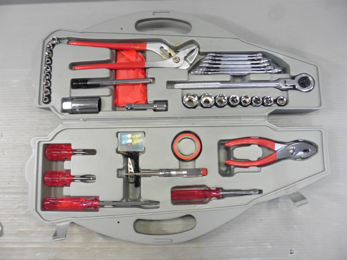 手工具 車型ケース 工具セット ソケットレンチ プライヤー ペンチ等 保管品 S80の画像1