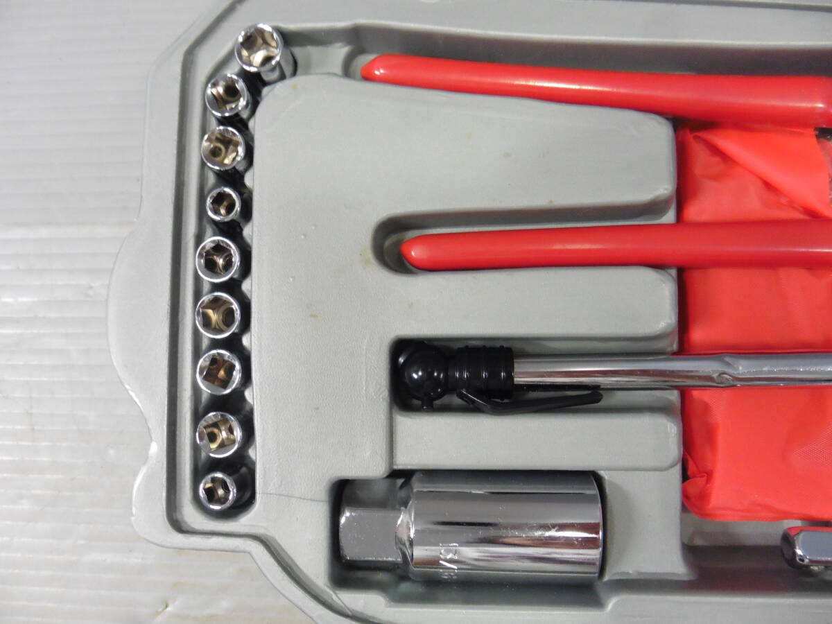 手工具 車型ケース 工具セット ソケットレンチ プライヤー ペンチ等 保管品 S80の画像3