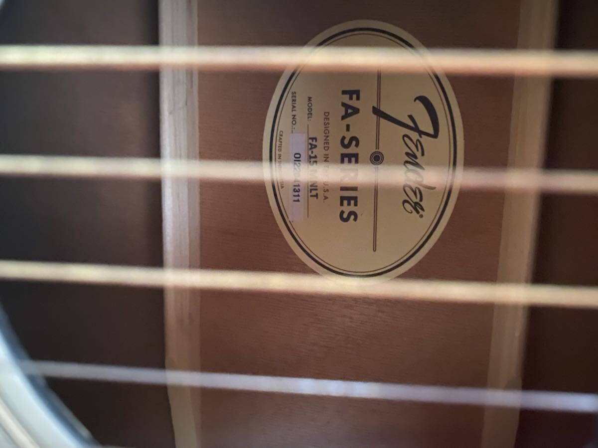 綺麗 fender アコースティックギター シルバーサンバースト ソフトケース付きフェンダー純正刺繍入り 売り切 弾きやすいギターの画像4