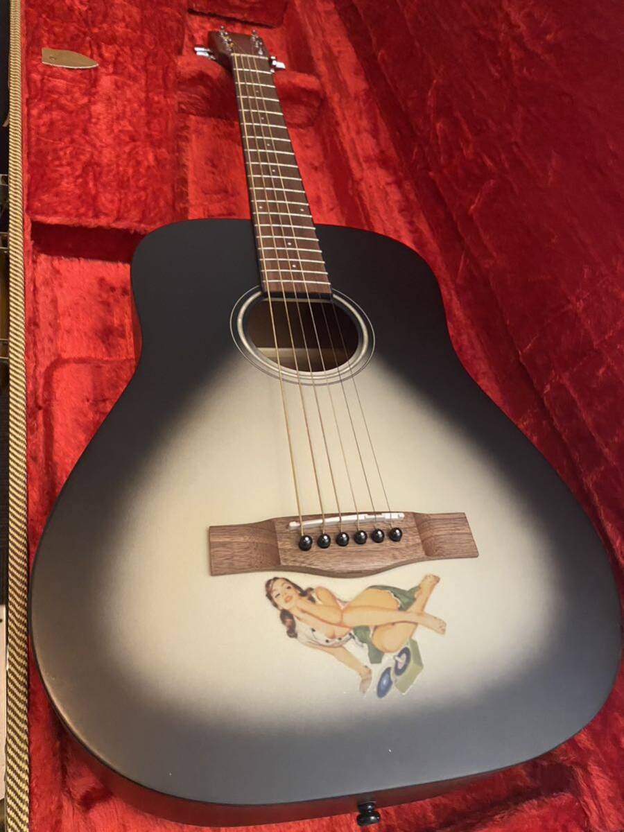 綺麗 fender アコースティックギター シルバーサンバースト ソフトケース付きフェンダー純正刺繍入り 売り切 弾きやすいギターの画像8