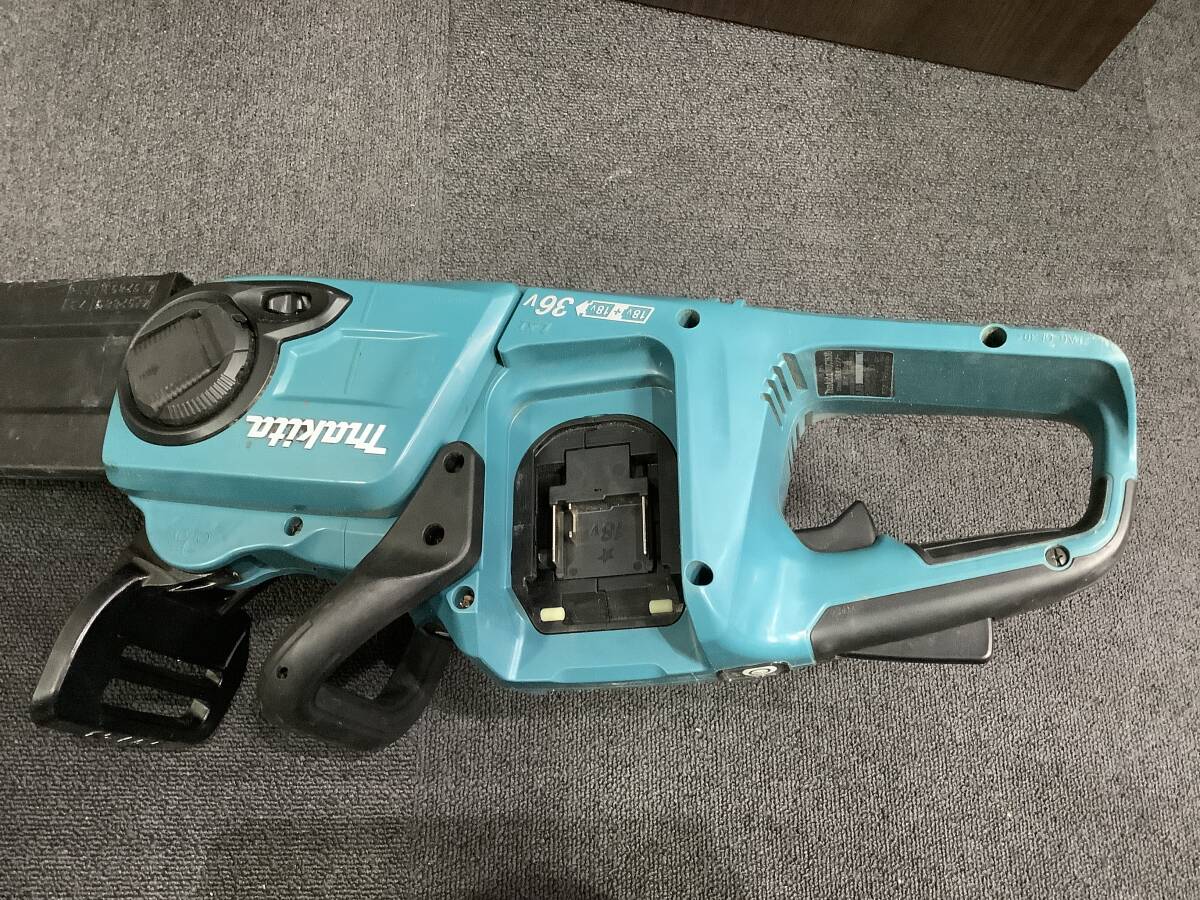 1638◆makita マキタ 36V(18V+18V) 350mm 充電式チェンソー MUC353D 本体のみ 動作確認済み（バッテリーは付属ではありません）の画像5