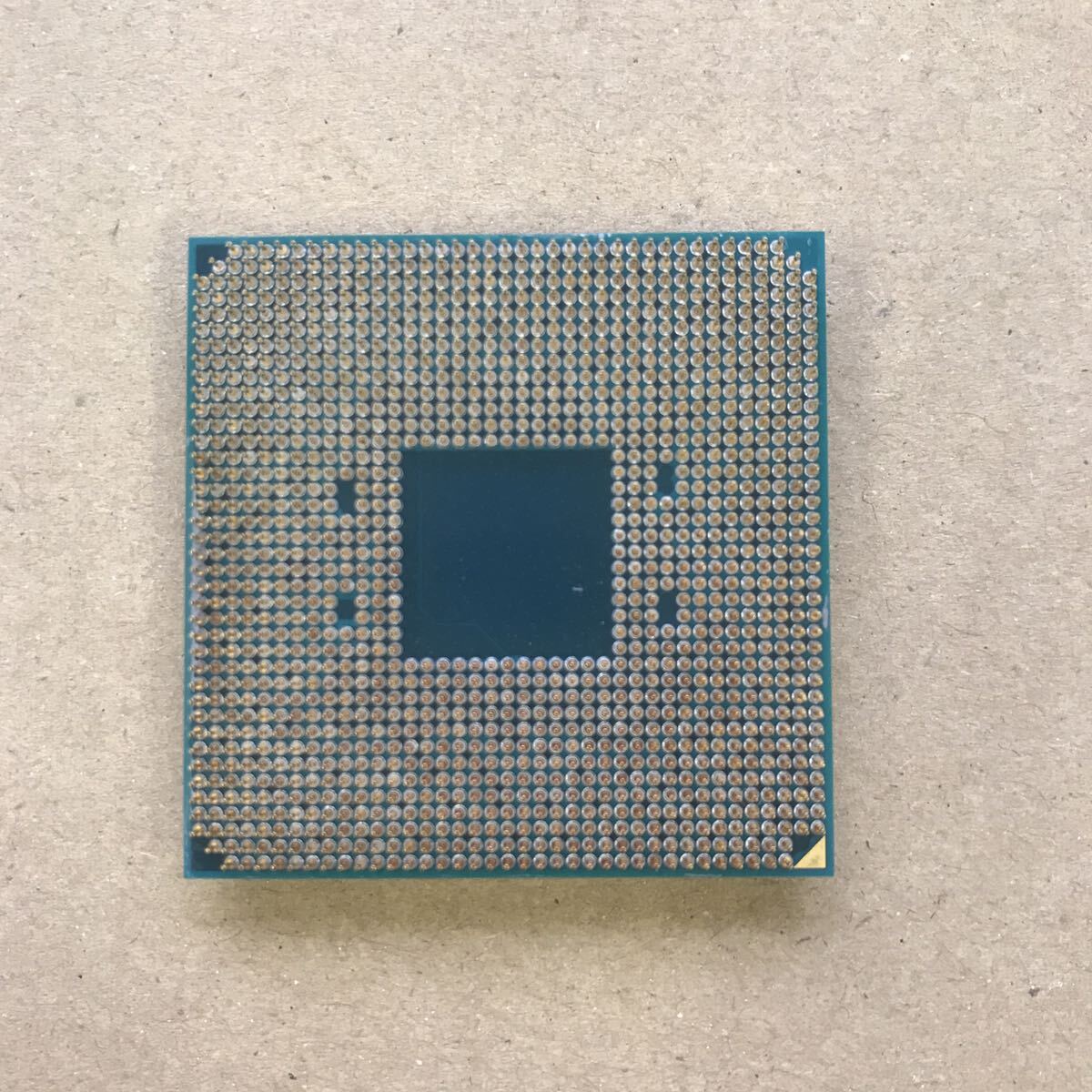 【中古】AMD Ryzen 7 2700x CPU 20240409の画像2