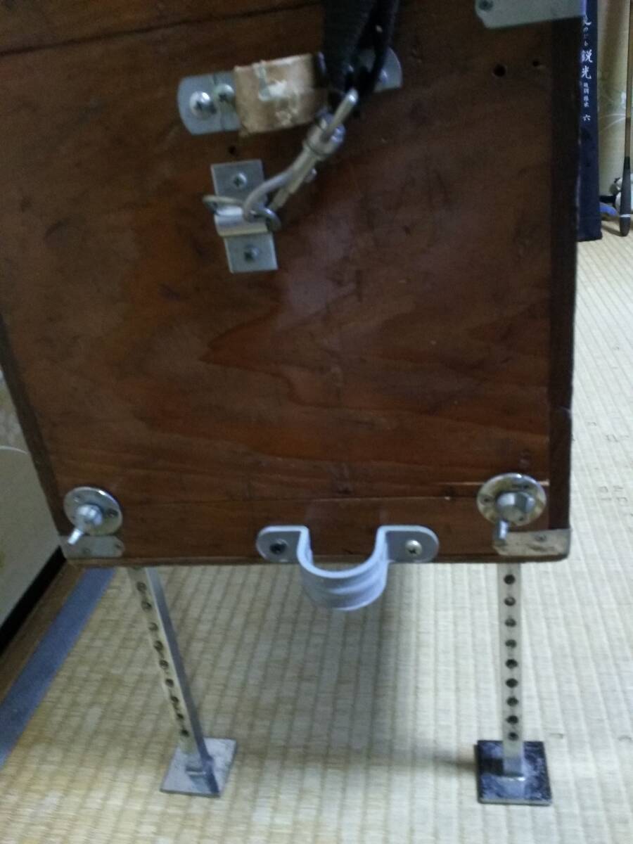(税込) 水箱 足が伸びます。箱辰 金鯱他 フィッシング ヘラブナ竿