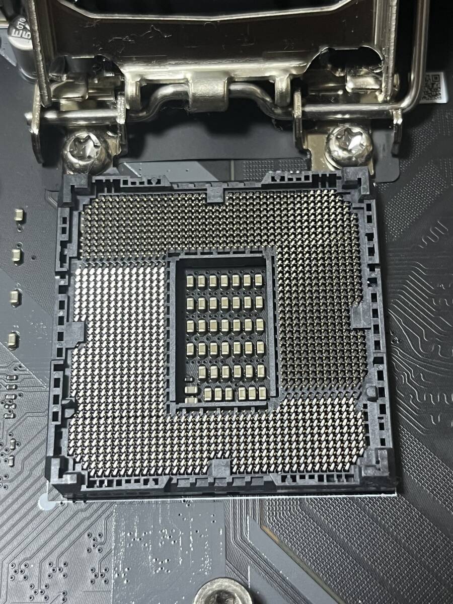 MSI MAG Z490 TOMAHAWK LGA1200 ATXマザーボード_画像3