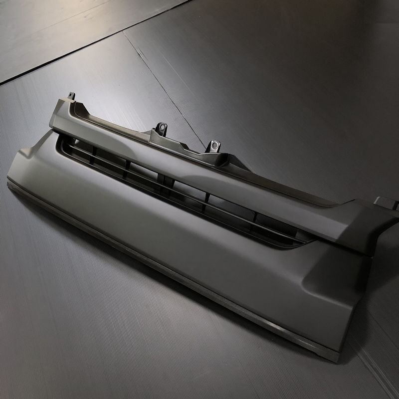 SALE ハイエース 4型純正タイプ マットブラックグリル ワイドボディ 200系（S-GL ワゴンDX ワゴンGL グランドキャビン）_画像3