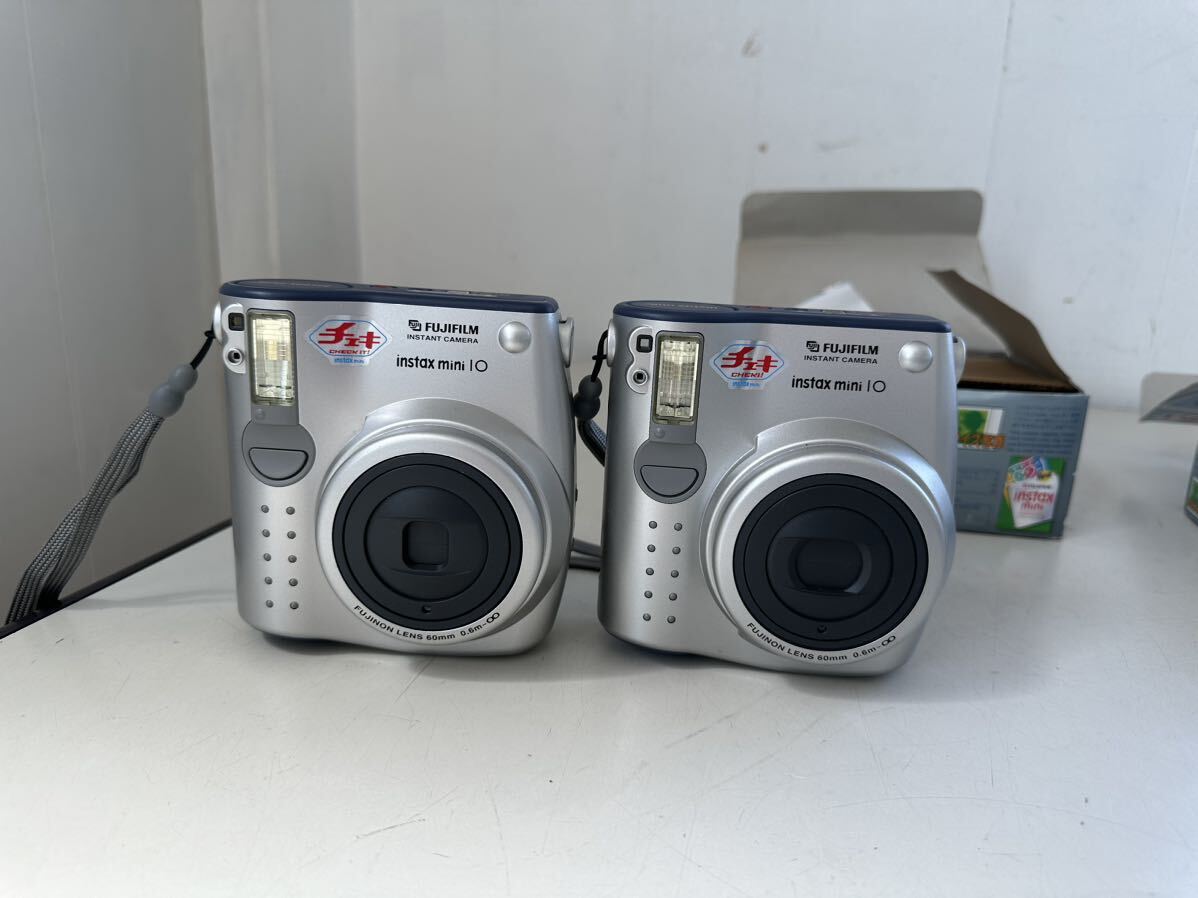 FUJIFILM 富士フイルム instax mini 10 チェキ インスタントカメラ レンズ FUJINON LENS 60㎜ 0.6m 2台 通電確認のみの画像3