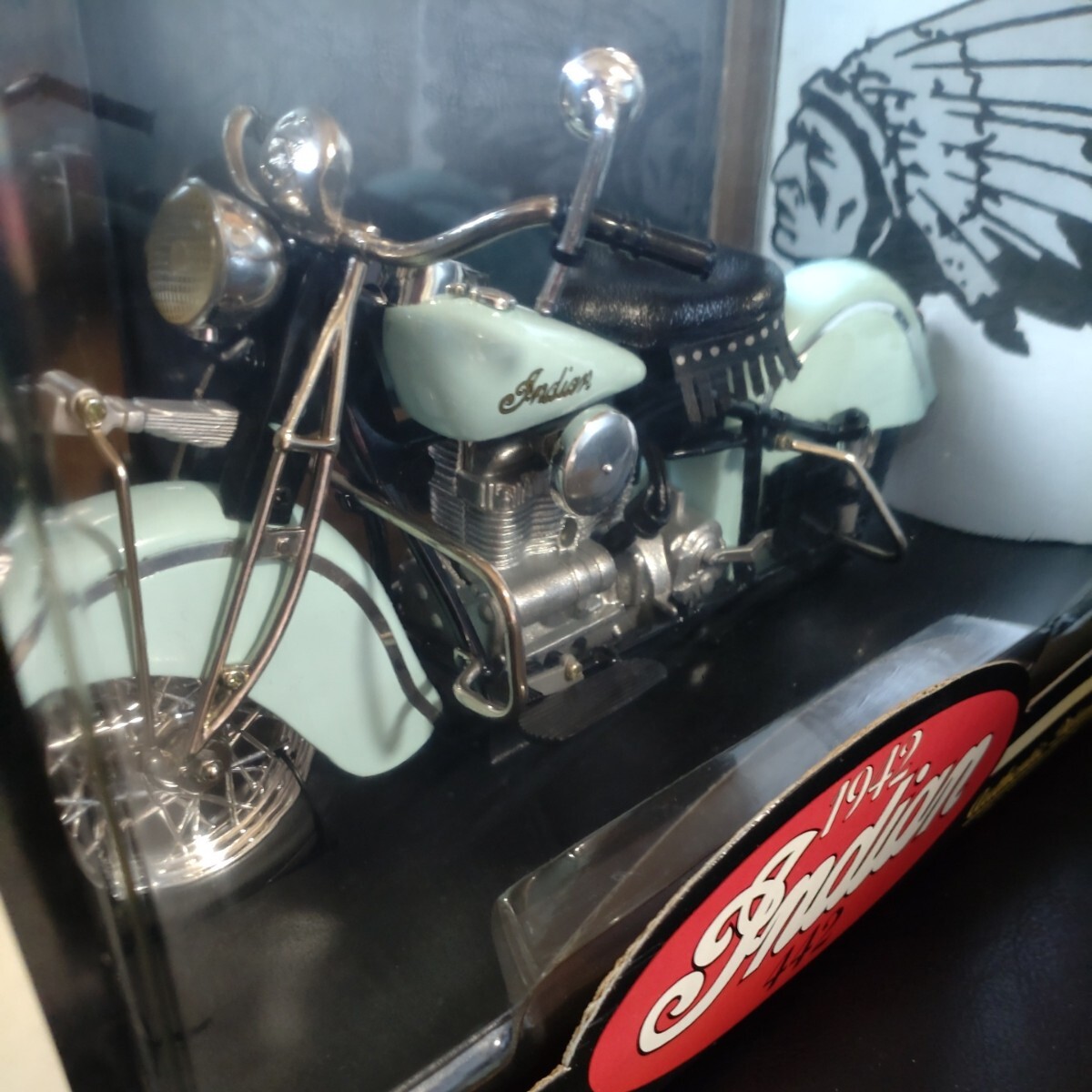 《送料込み》1942 Indian ダイキャスト 1/10th Scale Die-Cast モーターサイクルデラックス バイク コレクションの画像3