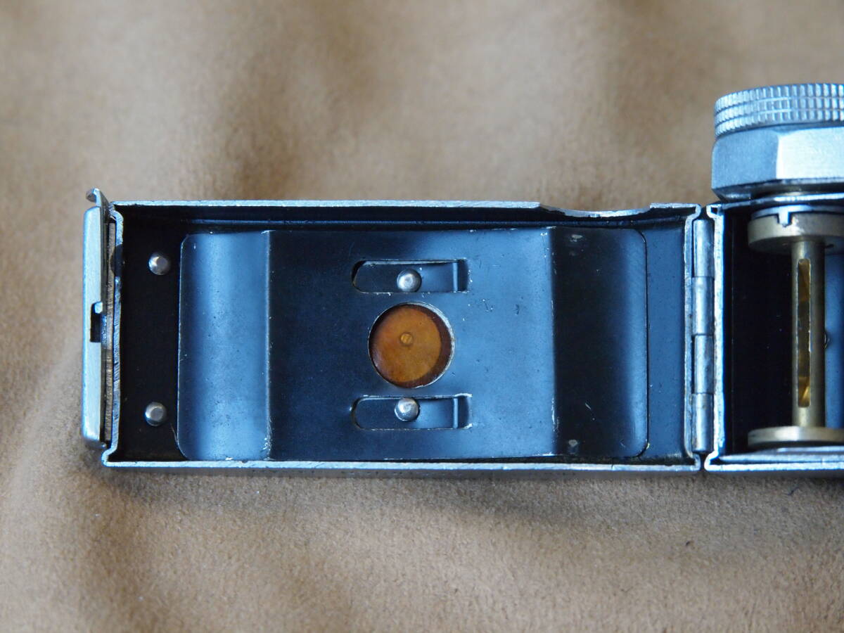 美品 VESTKAM ベストカム 20mm F3.5 明るい方 豆カメラ MADE IN JAPAN 占領下の日本製 コレクション用 本箱 革ケース付の画像5