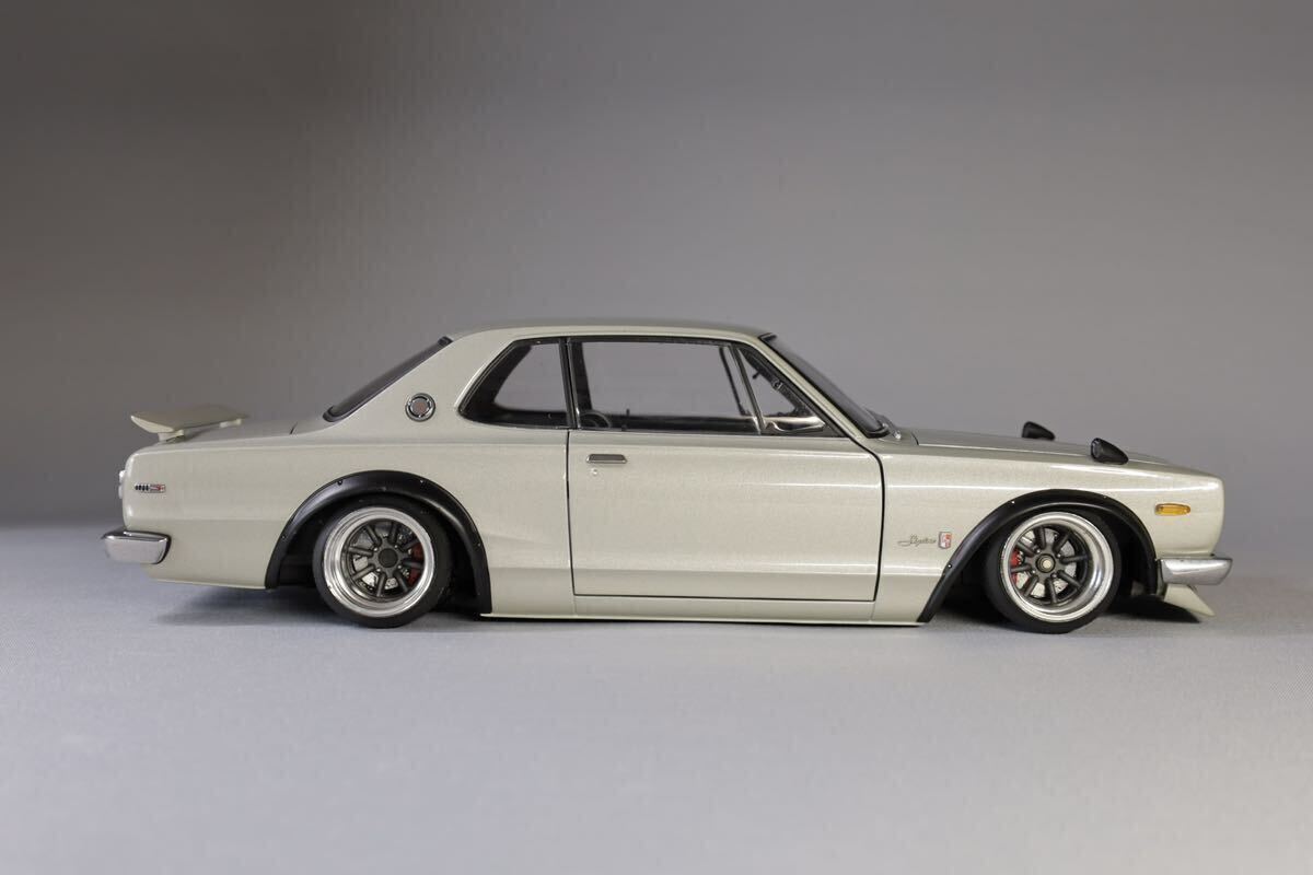 オートアート 77441 1/18 日産 スカイライン GT-R (KPGC10) チューンドバージョン シルバー カスタムの画像6