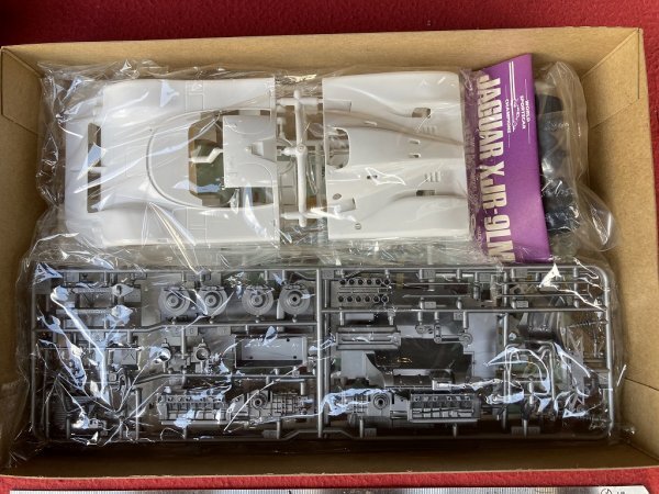  Tamiya 1/24 Jaguar XJR-9 LM engine room precise repeated reality not yet constructed / TAMIYA JAGUAR le mans