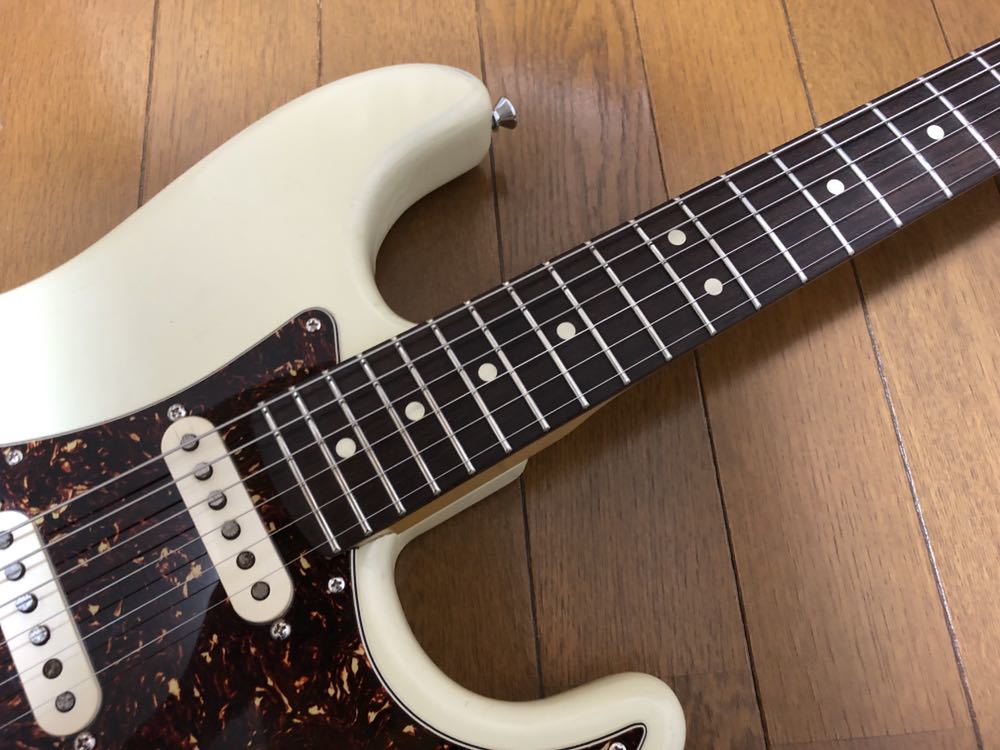 [GT]Fender USA Stratocaster ST62 フェンダー・ストラトキャスター ST62 VWH ヴィンテージホワイト/ラッカーフィニッシュ Sperzelペグ搭載_画像4
