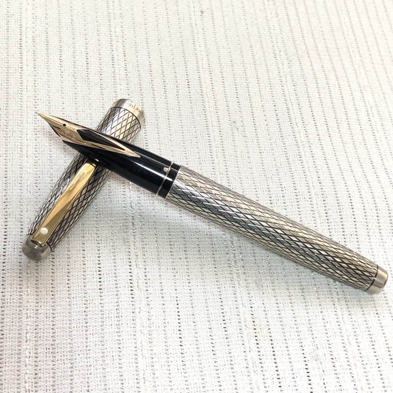 箱入 美品 SHEAFFER シェーファー 14K(585) ダイヤ スターリングシルバー 銀無垢 万年筆 タルガ カートリッジ コンバーター IW404BP05SHF_画像2