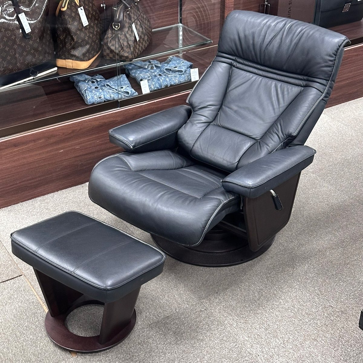 ■511169 TRIBUNA トリブナ 朝日木材加工 リクライニングチェアセット Pulito 総革張り 回転式 オットマン Pulito ソファ回転式