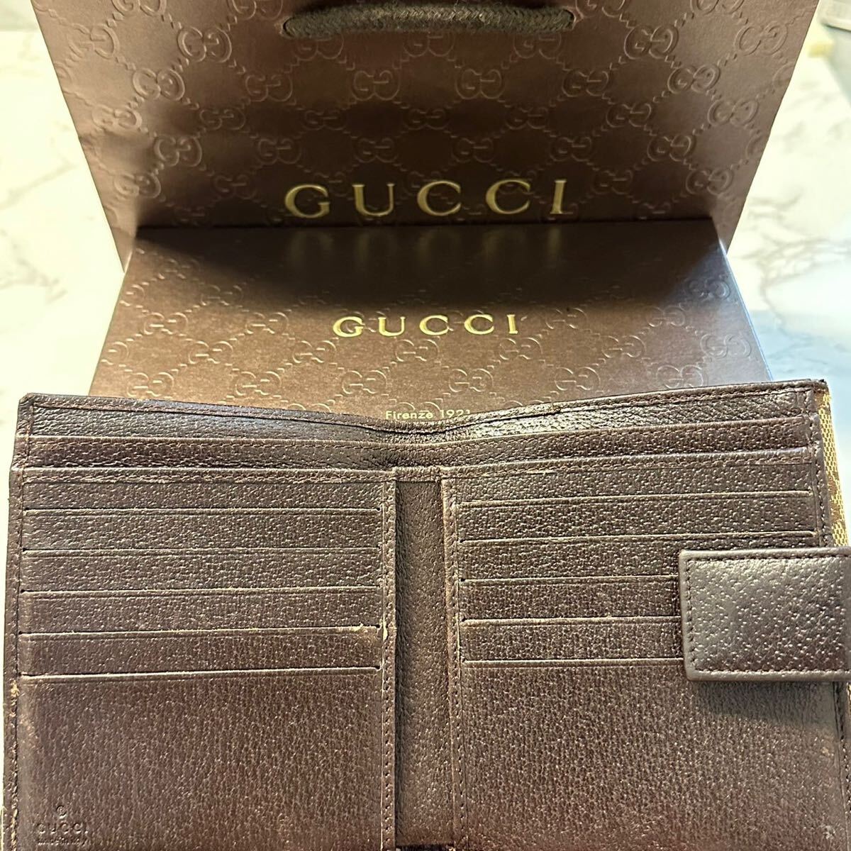 グッチ　GUCCI 財布　二つ折り　折り財布　GGキャンバス　レディース_画像3