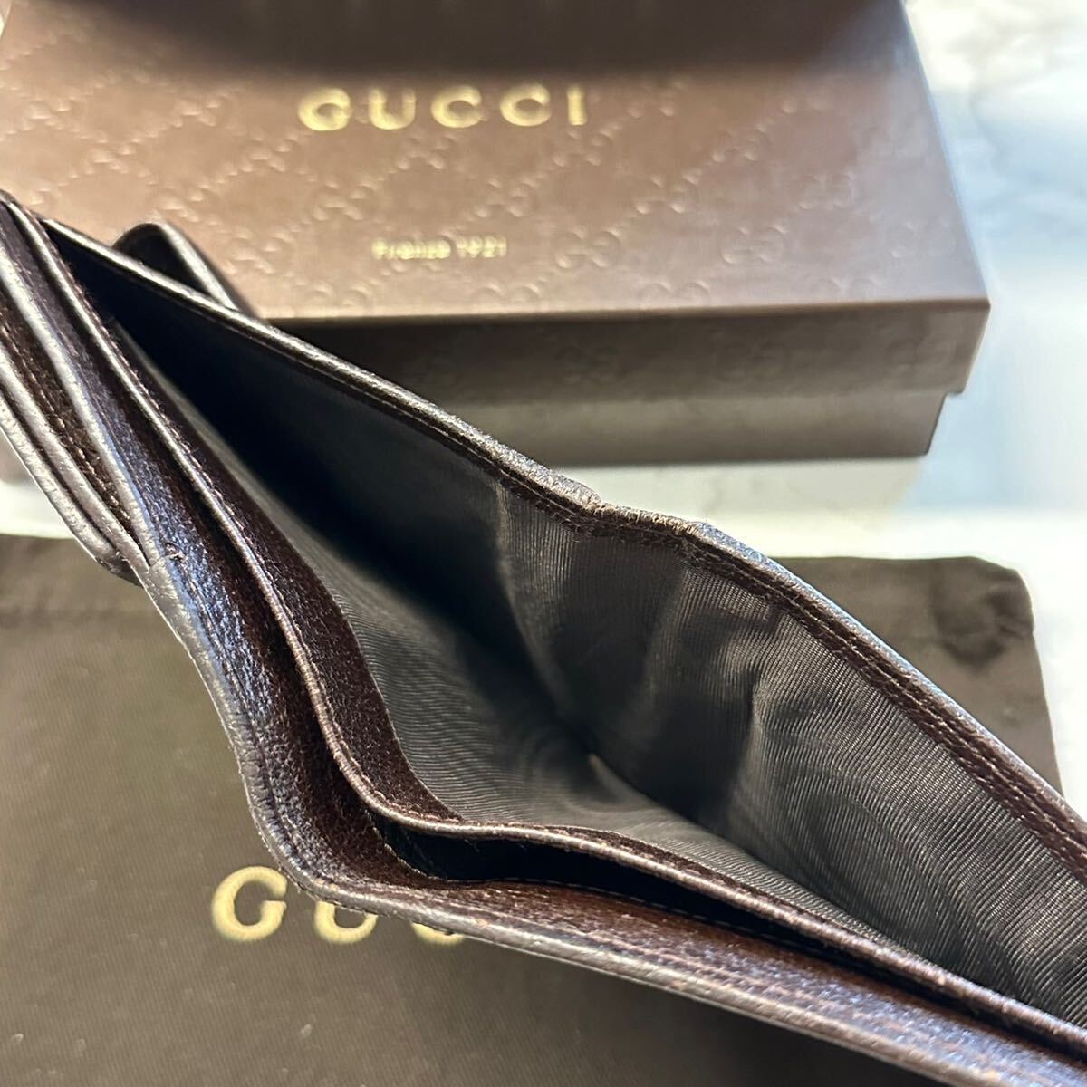 グッチ　GUCCI 財布　二つ折り　折り財布　GGキャンバス　レディース_画像4