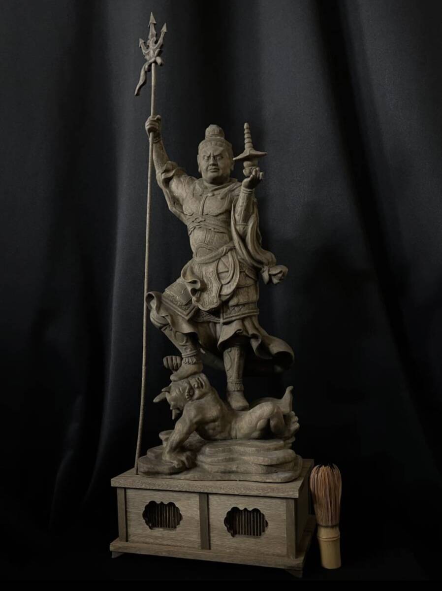 高56cm 最高70cm 井波彫刻 一刀彫り　時代彫刻　仏教工芸品　香樟材　木彫仏教　精密彫刻 仏師で仕上げ品　毘沙門天像_画像8