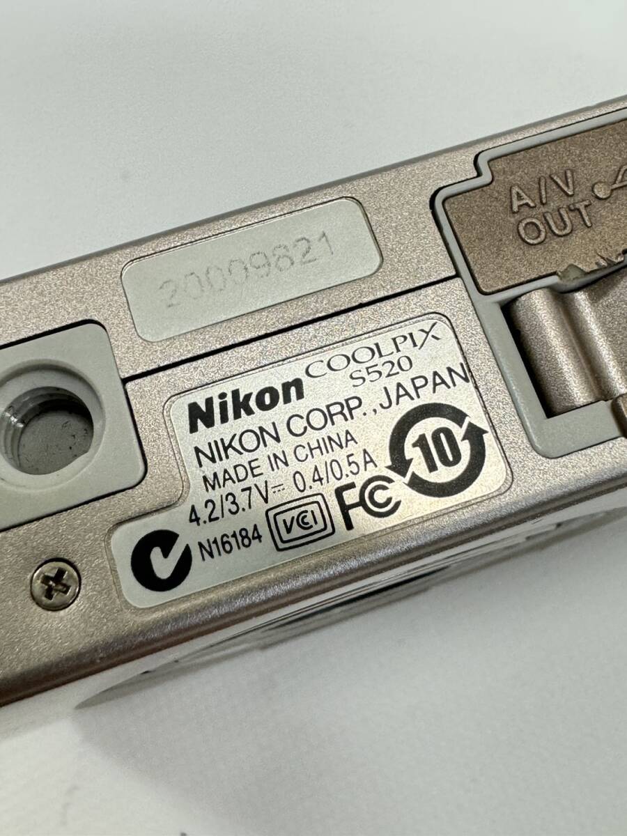 Nikon COOLPIX ニコン クールピクス S520 シルバー コンパクトデジタルカメラ デジカメ 中古 詳細不明 バッテリー欠品 ジャンク 通電未確認_画像6