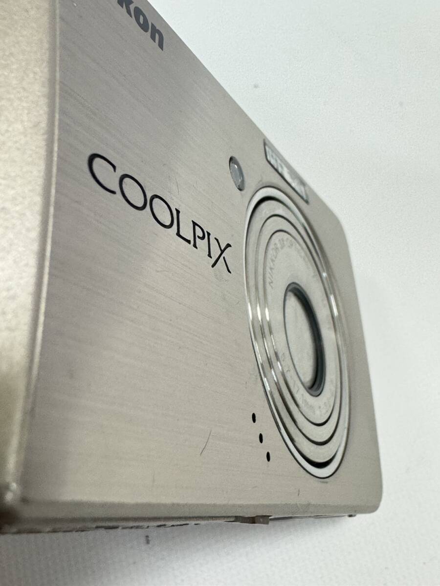 Nikon COOLPIX ニコン クールピクス S520 シルバー コンパクトデジタルカメラ デジカメ 中古 詳細不明 バッテリー欠品 ジャンク 通電未確認_画像9