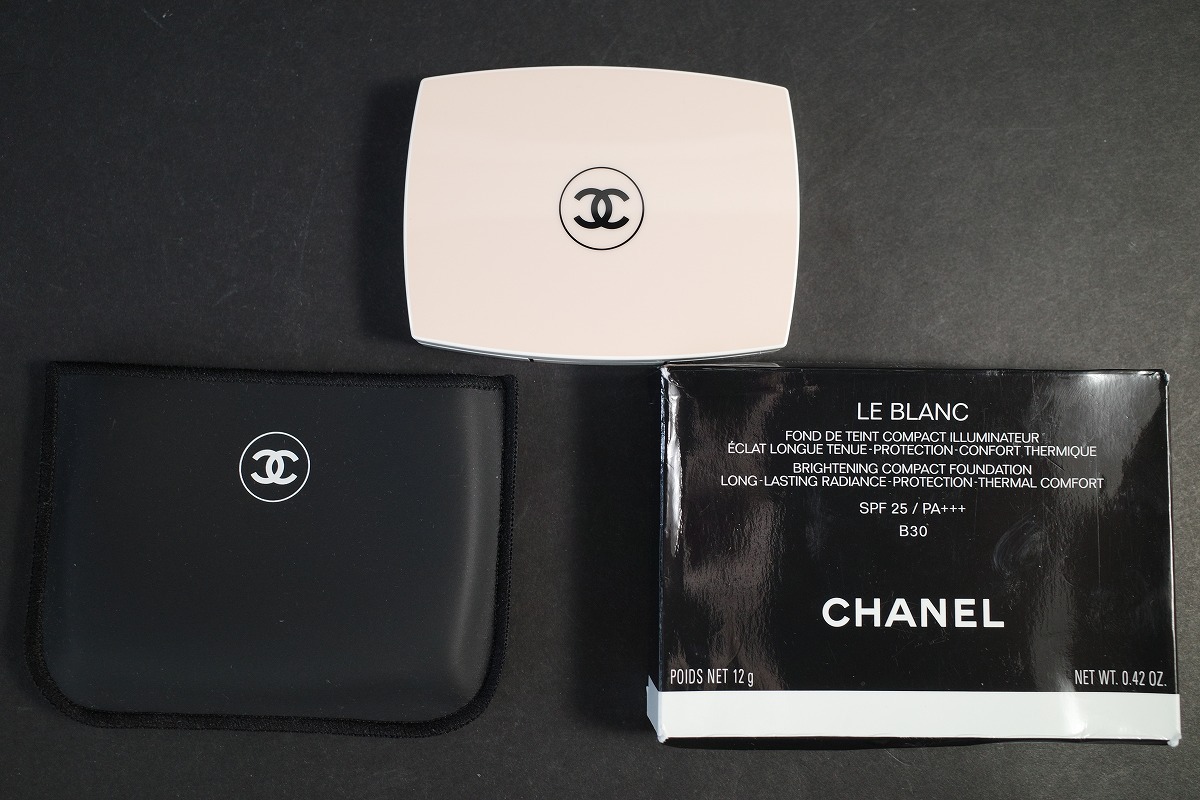 未使用 CHANEL シャネル ル ブラン ブライトニング コンパクト B30 30 ファンデーション パウダー コンパクト コスメ_画像1