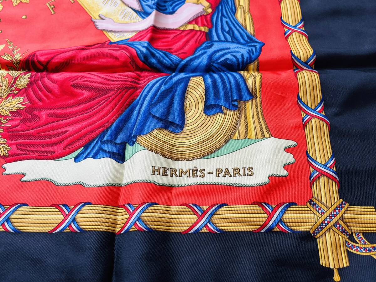 〇館L3 HERMES エルメス スカーフ カレ90 LIBERTE EGALITE FRATERNITE REPUBL フランス革命を記念して シルク100% ブラック×レッド系の画像8