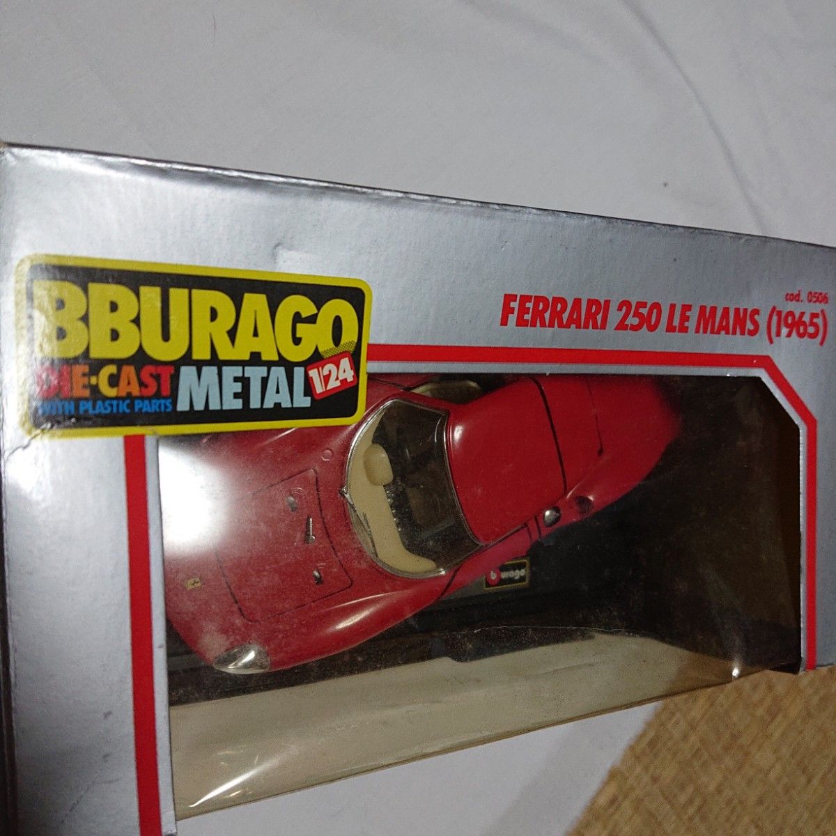 BBURAGO FERRARI 250 LE MANS 1/24 メタルモデルカー