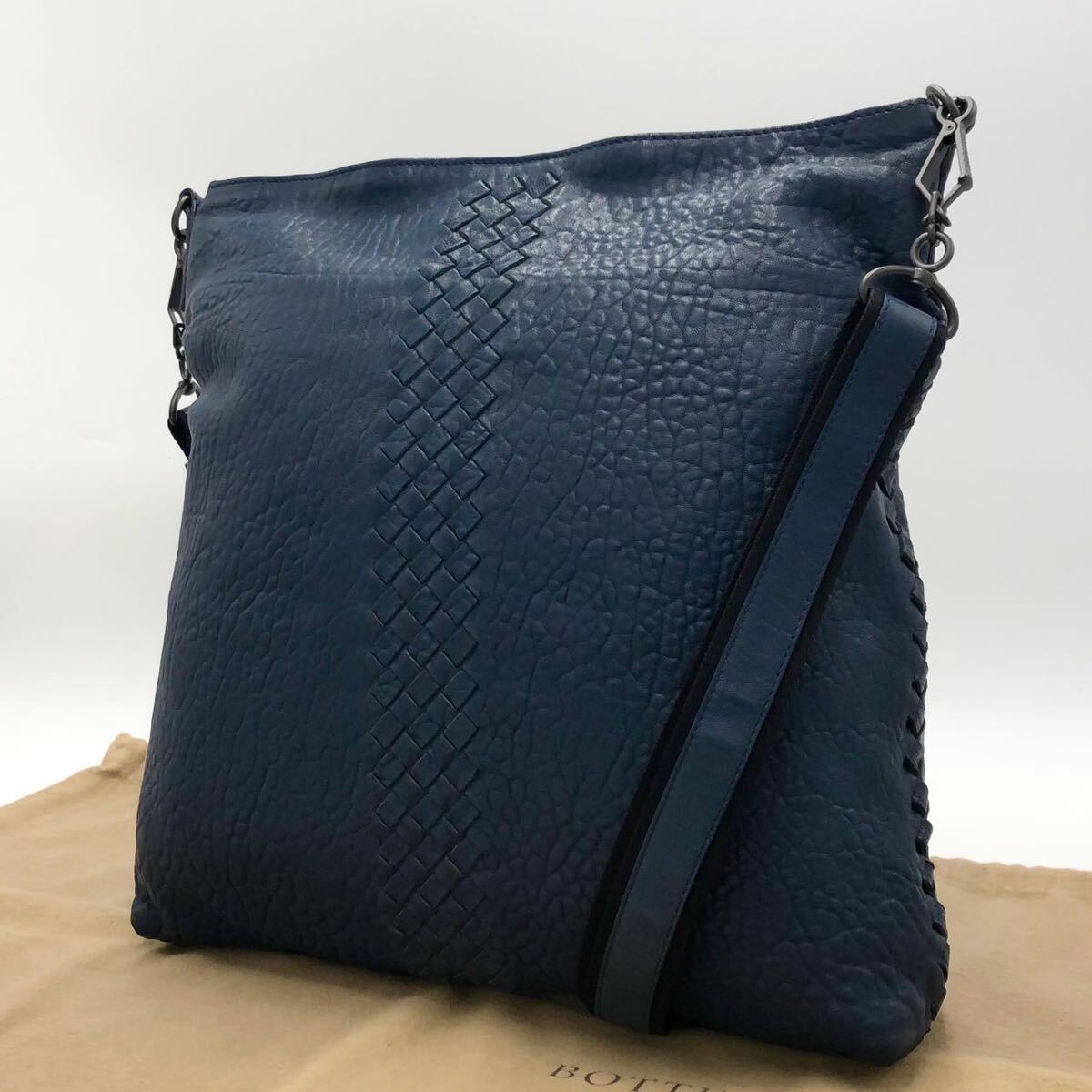 【希少カラー・美品】BOTTEGA VENETA ボッテガヴェネタ ショルダーバッグ ボディバッグ メッセンジャー レザー イントレチャート メンズ 