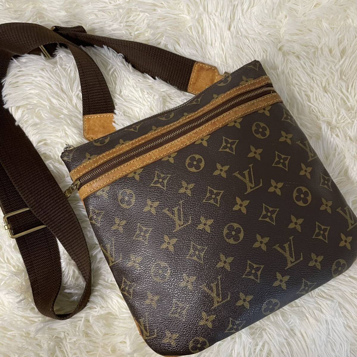 ①人気モデル LOUIS VUITTON ルイヴィトン モノグラム ポシェット ボスフォール ショルダーバッグ 斜め掛け ビンテージバッグ_画像1